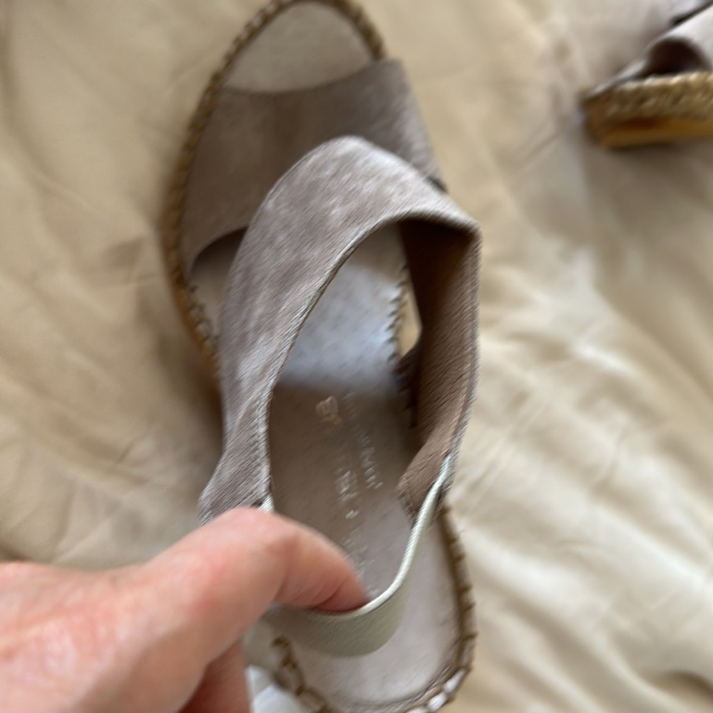 ANDRE’ ASSOUS Brand New Reese Wedges Espradrilles Taupe Suede - Picture 9 of 10
